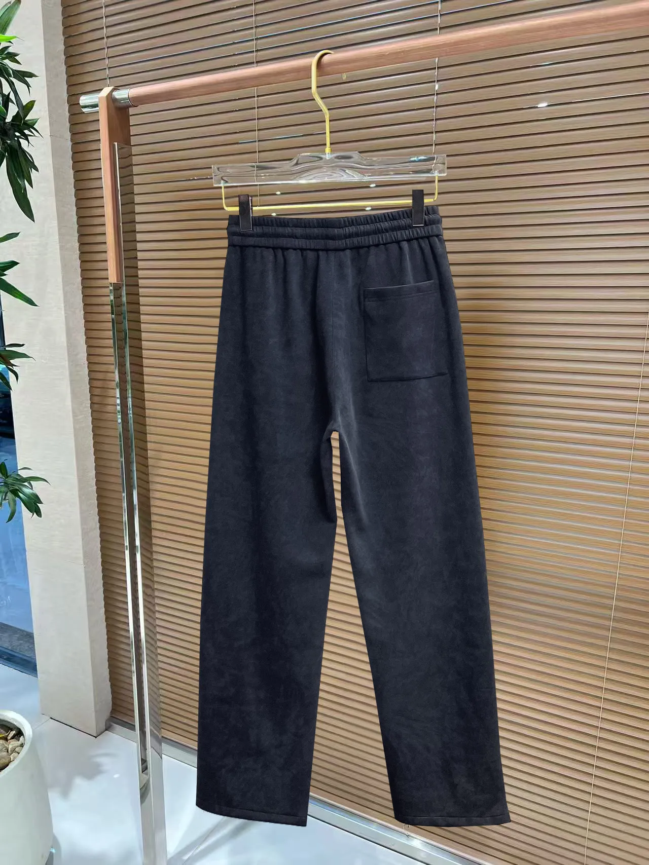 Balenciaga 🆕2026 Autumn and Winter New Arrival Casual Pants! The official website will be released simultaneously. Brand Classic LOGO casual pants, customized fabrics, excellent comfort and strong touch. Highly recognisable, perfect appearance and craftsmanship. Size:M-3XL